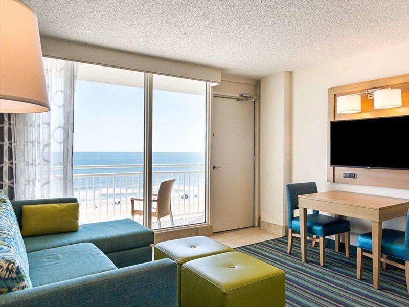 Comfort Suites Beachfront Virginia Beach Exterior photo