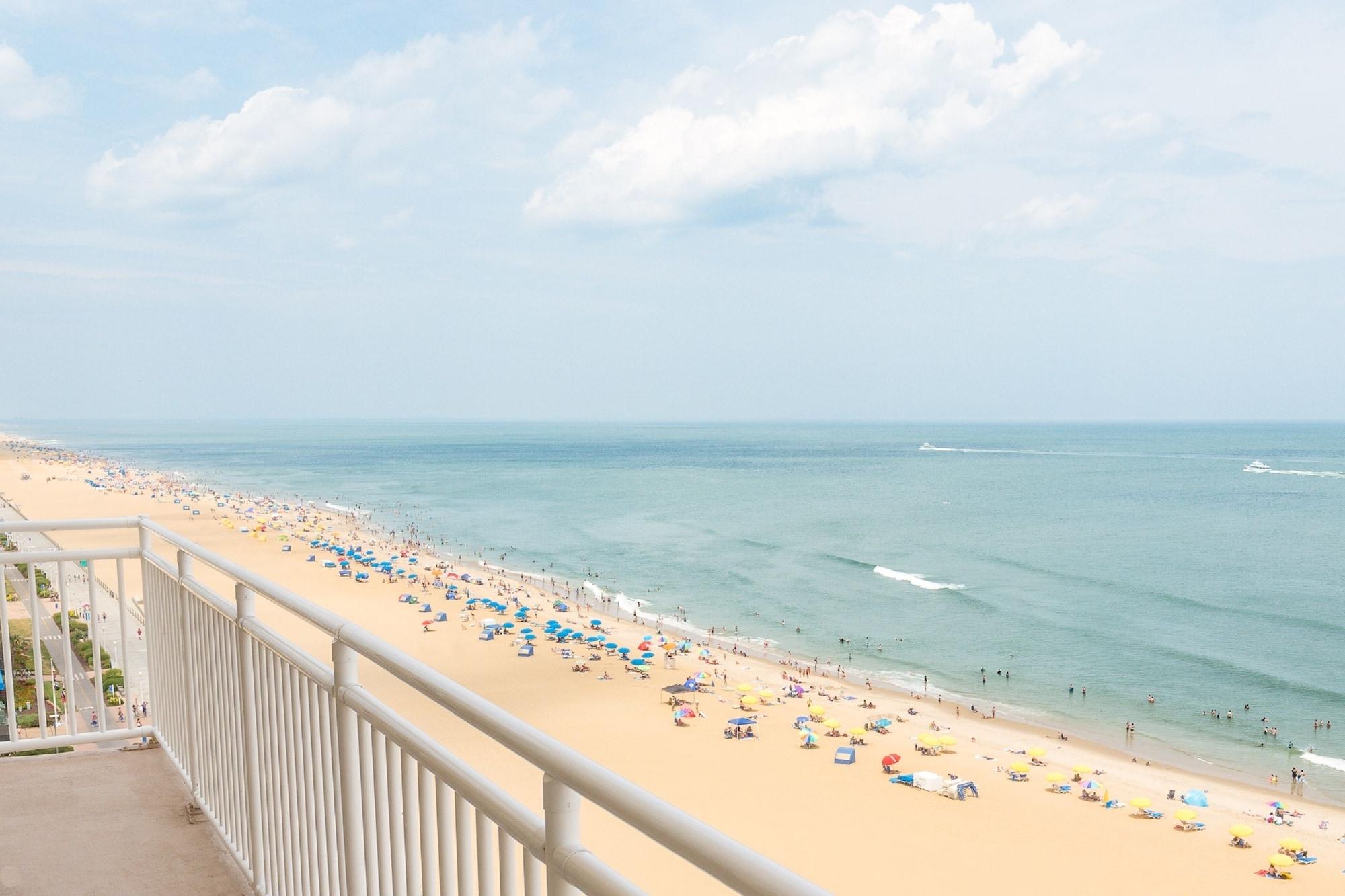 Comfort Suites Beachfront Virginia Beach Exterior photo