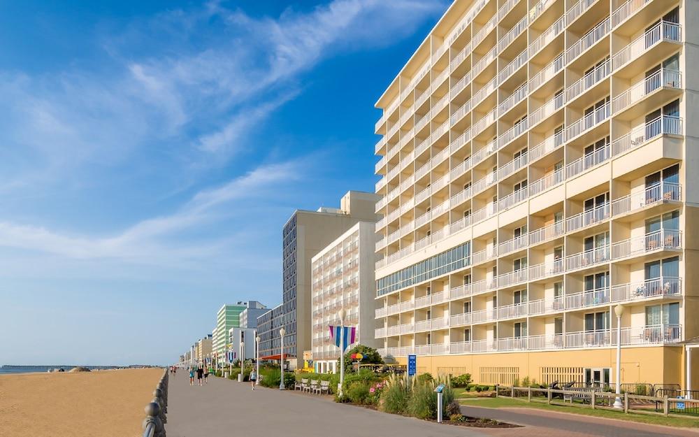 Comfort Suites Beachfront Virginia Beach Exterior photo