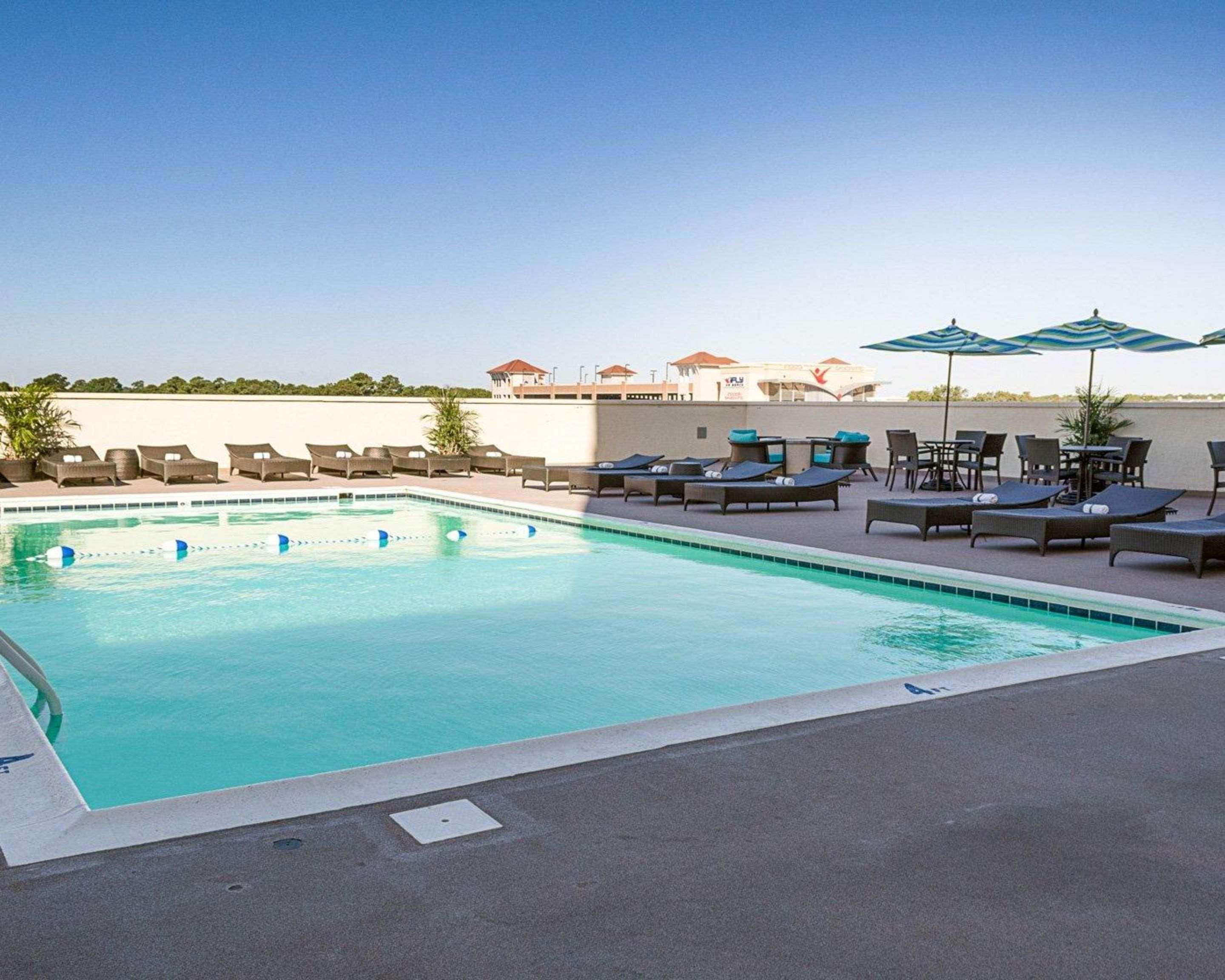 Comfort Suites Beachfront Virginia Beach Exterior photo