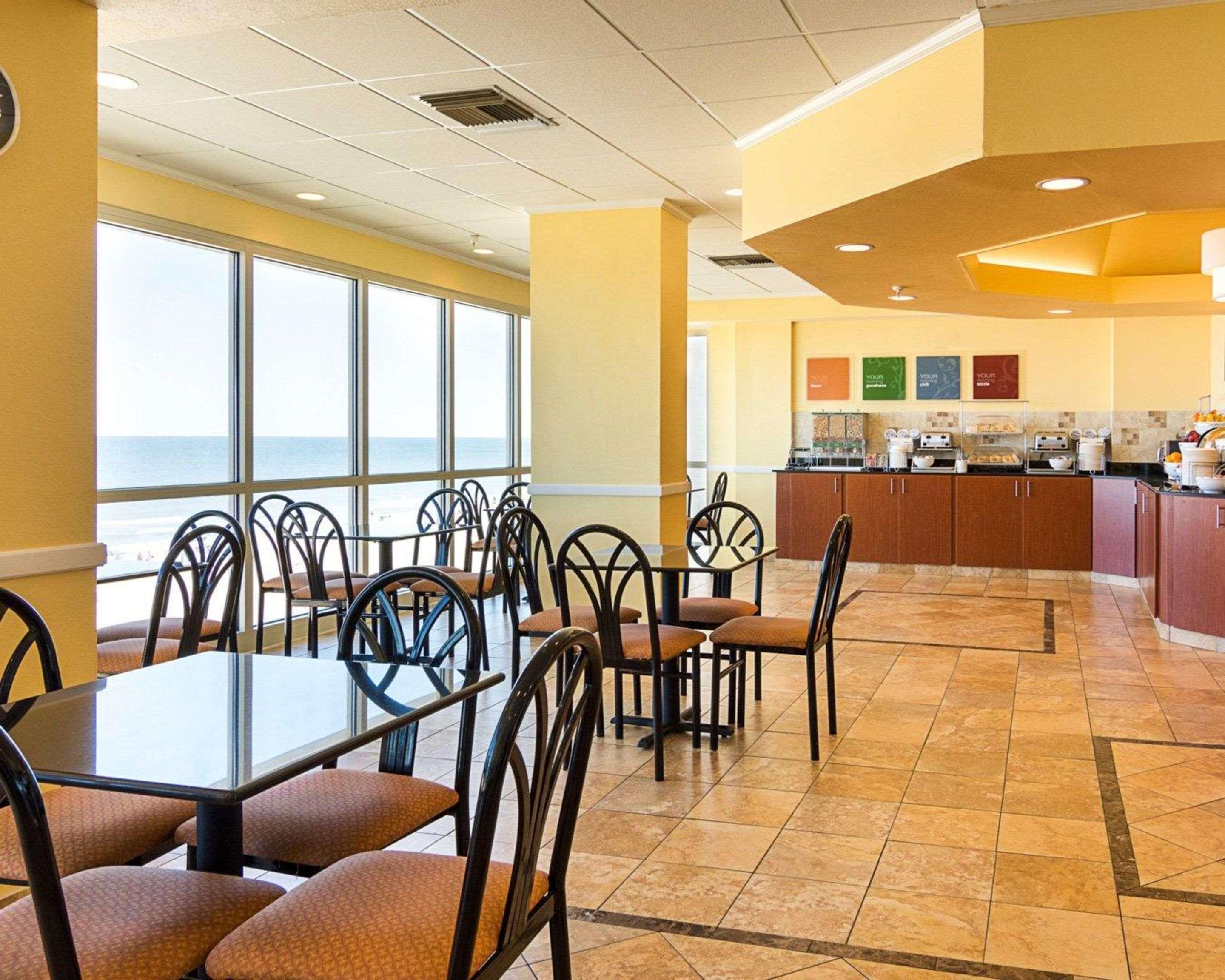 Comfort Suites Beachfront Virginia Beach Exterior photo
