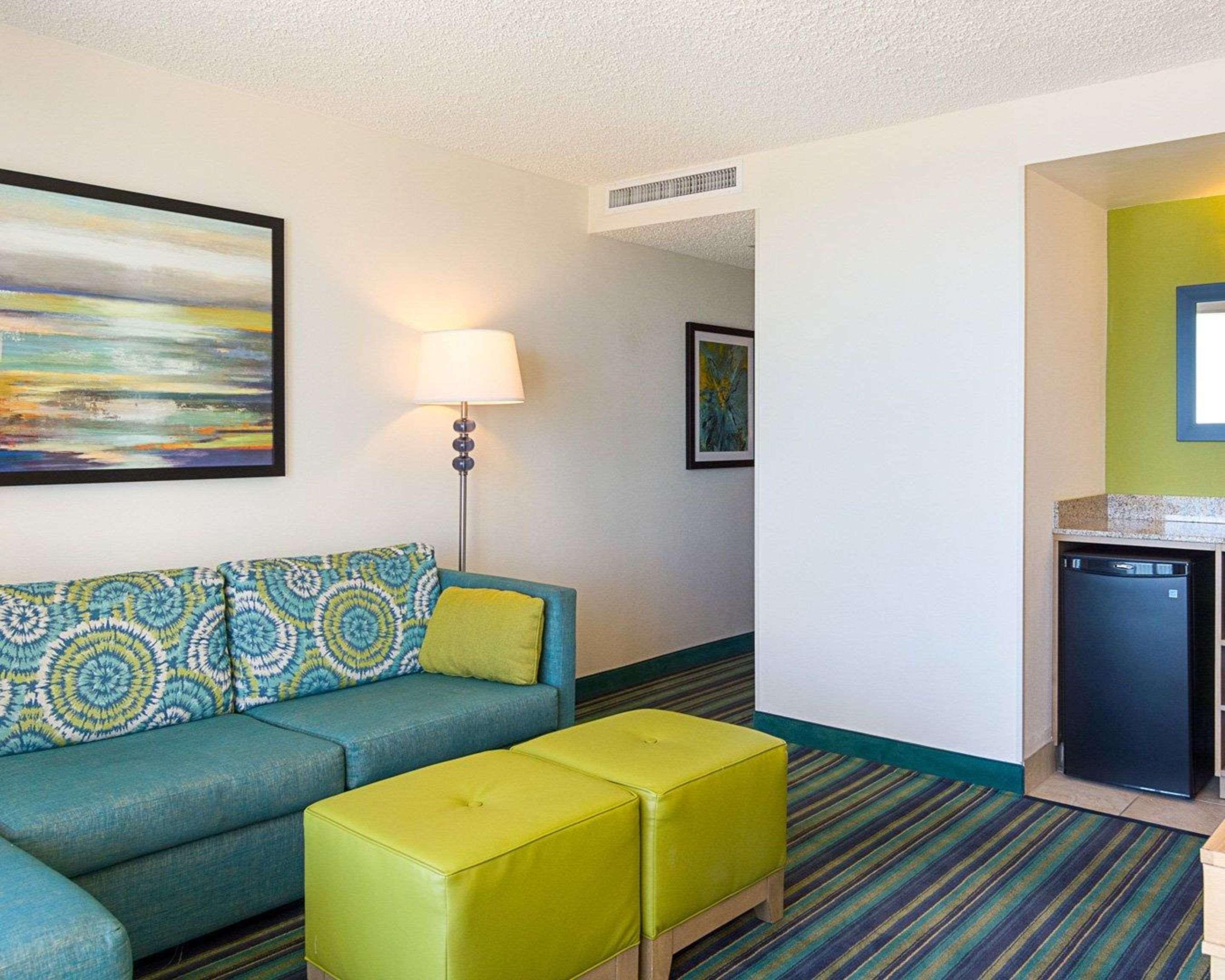 Comfort Suites Beachfront Virginia Beach Exterior photo