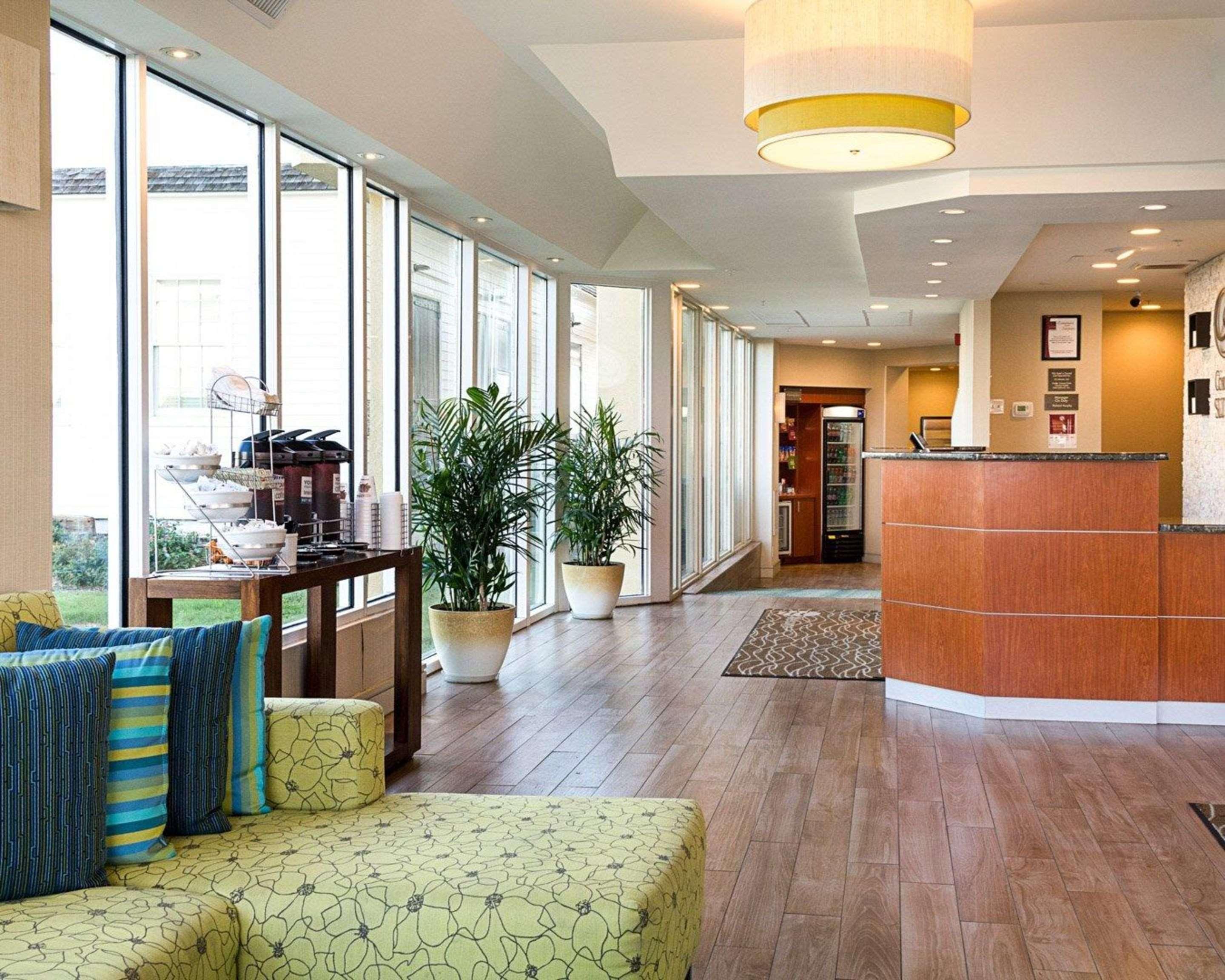 Comfort Suites Beachfront Virginia Beach Exterior photo