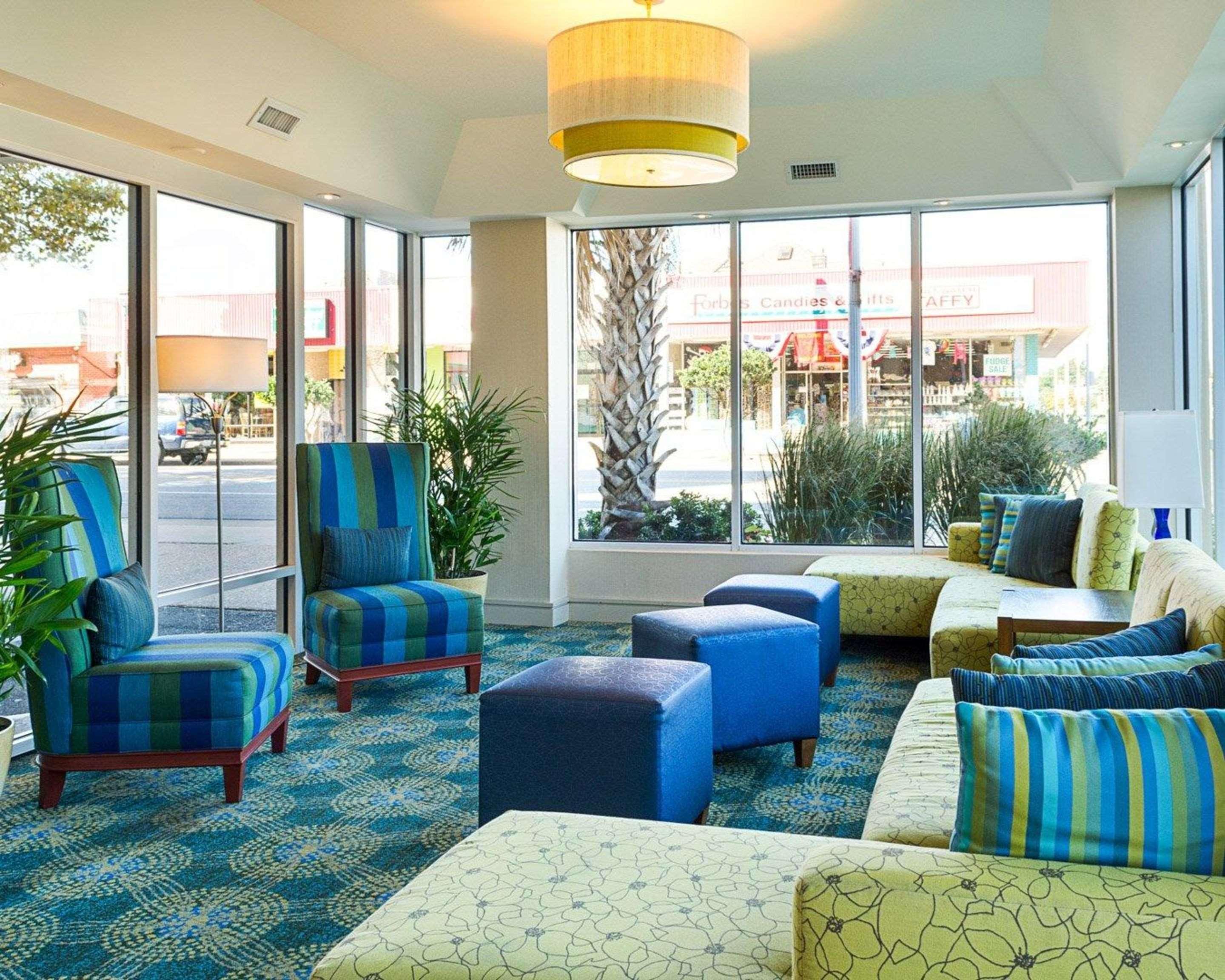 Comfort Suites Beachfront Virginia Beach Exterior photo