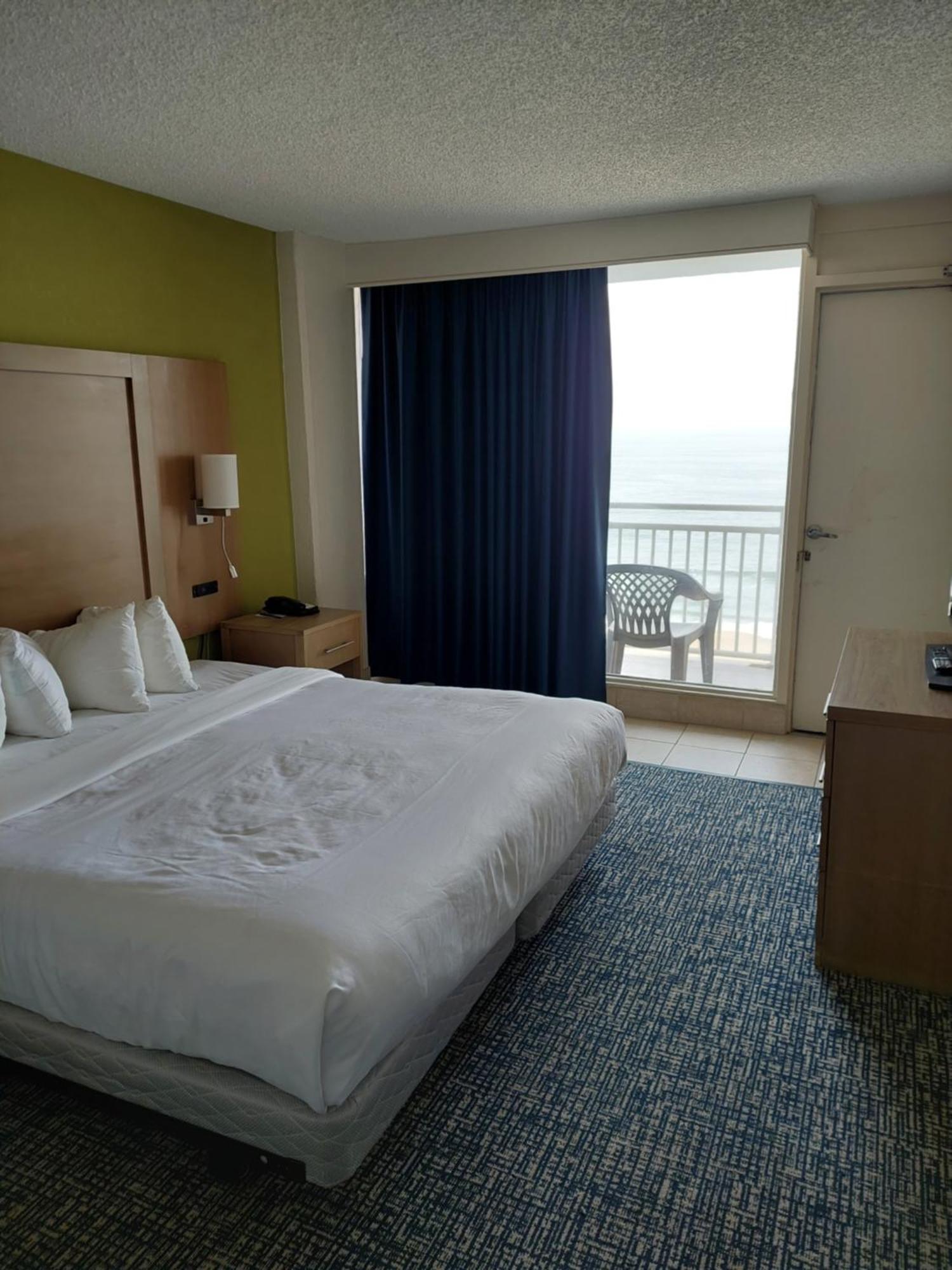 Comfort Suites Beachfront Virginia Beach Exterior photo