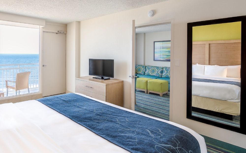 Comfort Suites Beachfront Virginia Beach Exterior photo