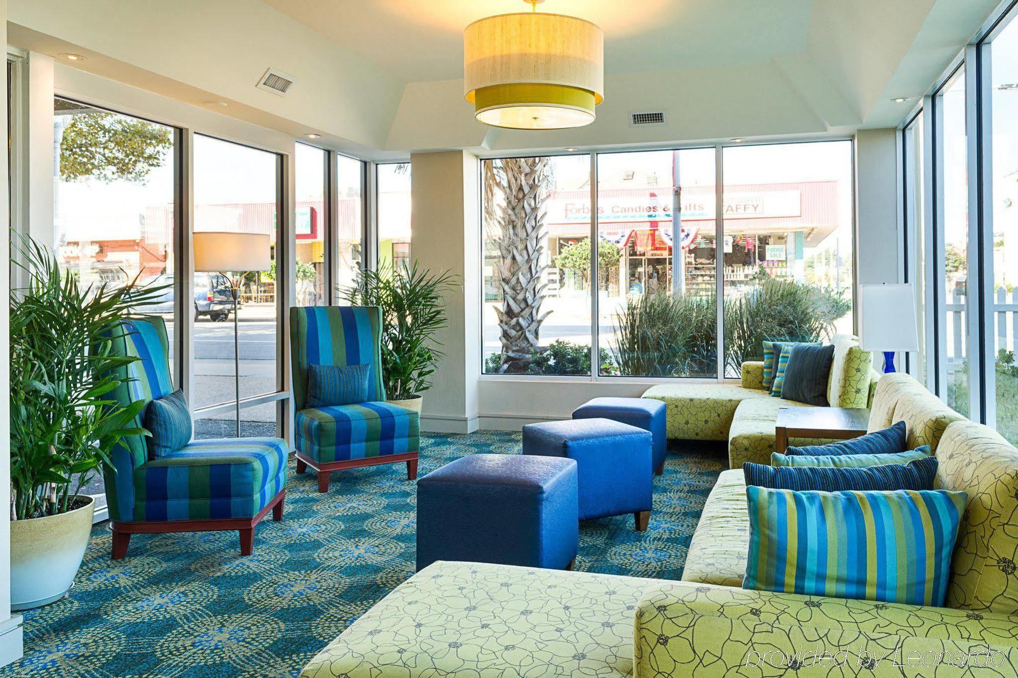 Comfort Suites Beachfront Virginia Beach Exterior photo