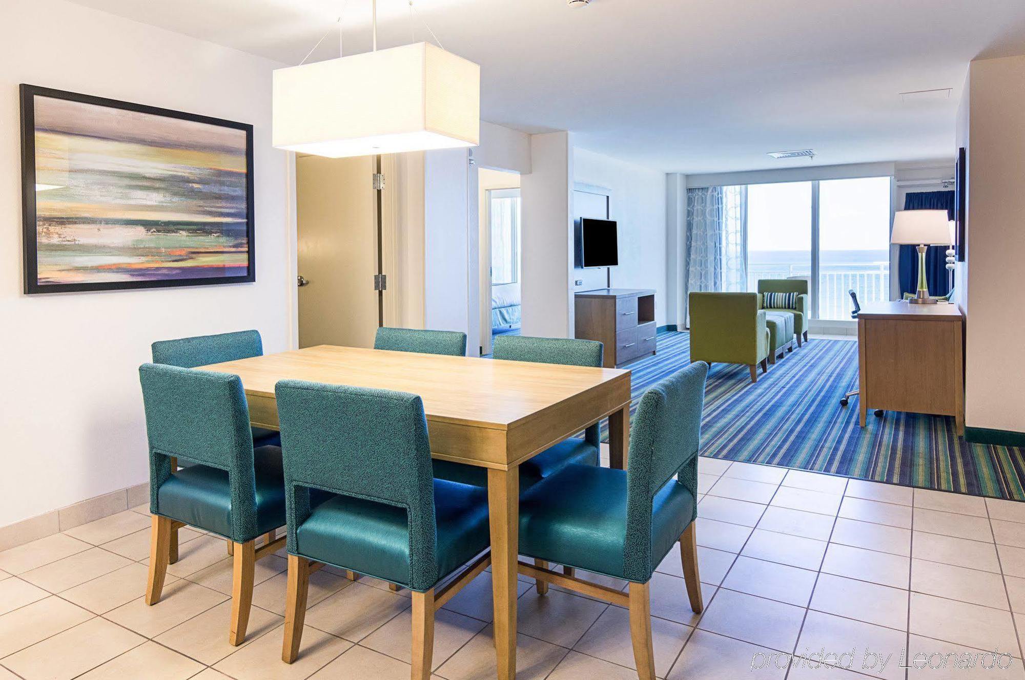 Comfort Suites Beachfront Virginia Beach Exterior photo