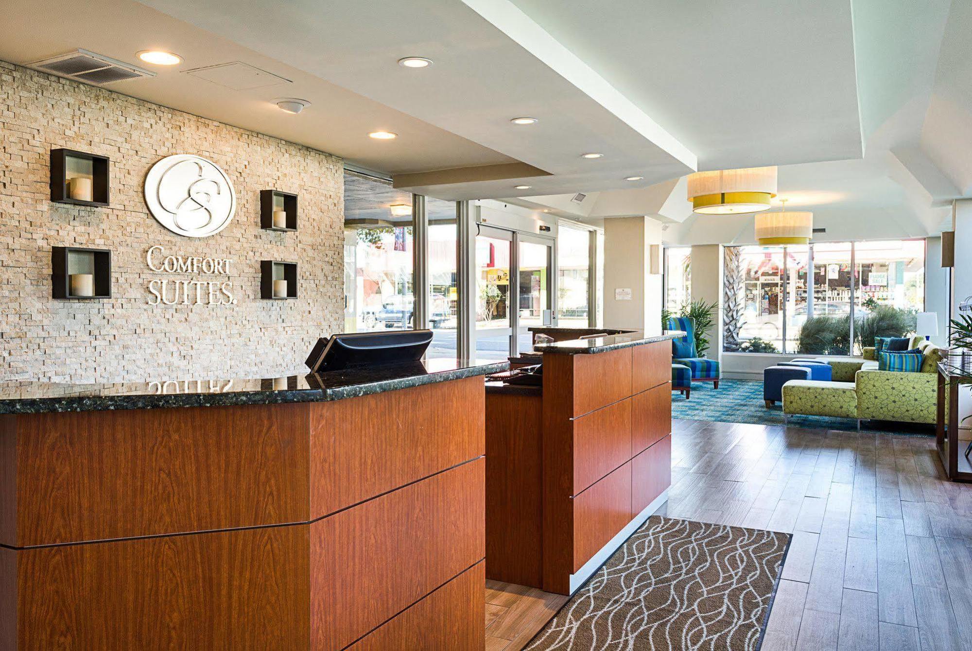 Comfort Suites Beachfront Virginia Beach Exterior photo