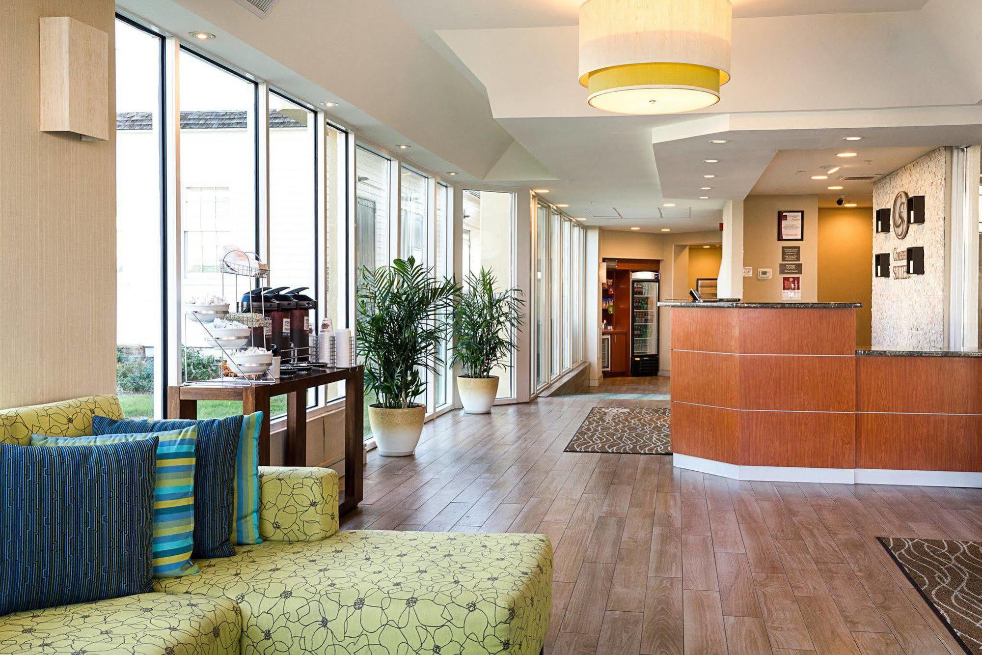 Comfort Suites Beachfront Virginia Beach Exterior photo