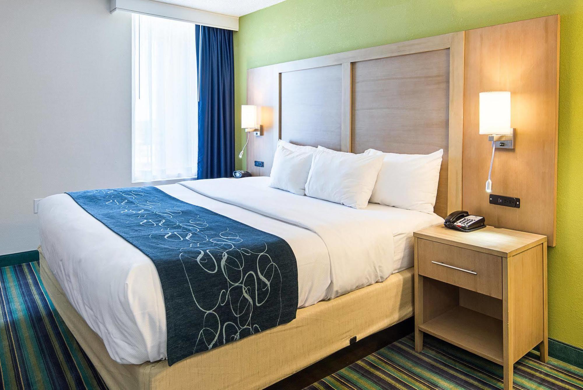 Comfort Suites Beachfront Virginia Beach Exterior photo